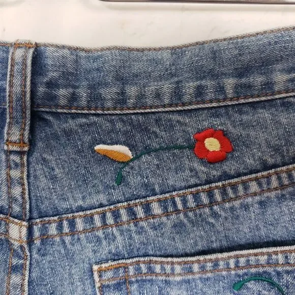 Boston Proper VTG Floral Embroidered Denim Shorts Size 6 Festival Boho Cut Off - Picture 8 of 9